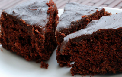 LCHF čokoladna torta z avokadom LCHF čokoladna torta z avokadom